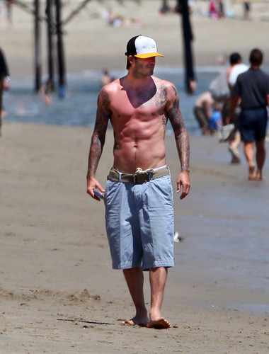  David Beckham Enjoys día at the playa in Malibu