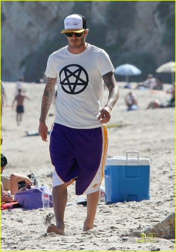  David Beckham: Malibu 海滩 with Romeo & Cruz!
