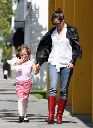 Jen and Violet out and about in Santa Monica 4/14/11