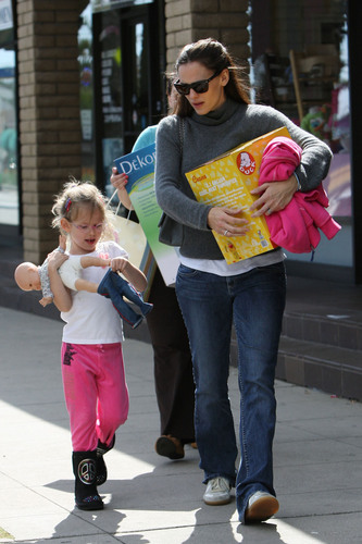 Jen shopping at Country Mart with Violet