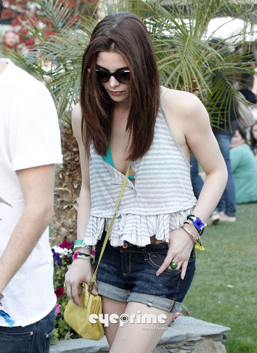 More pics of Ashley Greene at Coachella from eyeprime! 