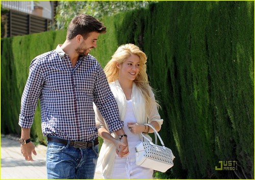  Shakira & Gerard Pique: Lunch Lovers!