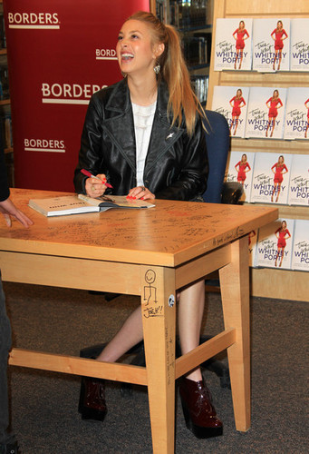  Whitney Port Signs 책