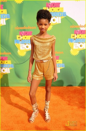  Willow on the naranja carpet at The Kids Choice Awards 2011
