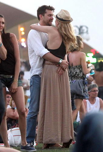  At 2011 Coachella música Festival with Diane