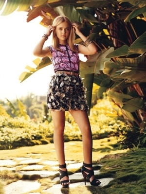  Dakota Fanning - Teen Vogue Magazine 2009