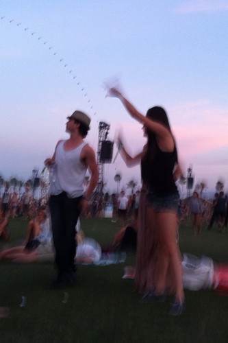 Fan pics Ian/Nina- Coachella