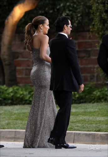  Jennifer Lopez attending Brad Grey’s Wedding!