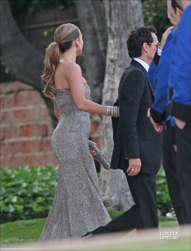  Jennifer Lopez attending Brad Grey’s Wedding!