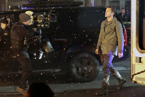  Joshua Jackson On Set Filming TV onyesha "Fringe"