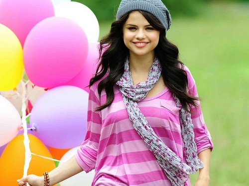  Selena karatasi la kupamba ukuta ❤