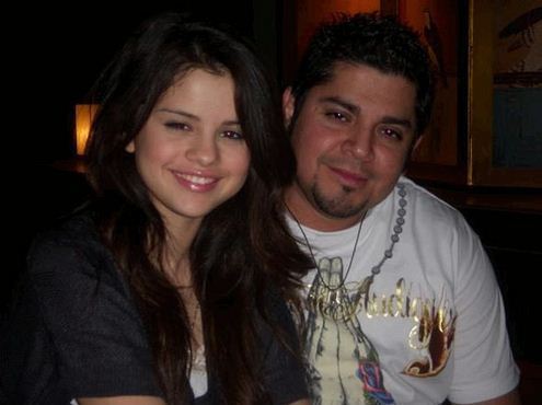  Selena gomez with her dad