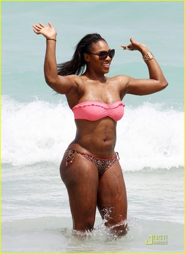  Serena Williams: Bikini pantai Body!