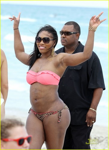  Serena Williams: Bikini 海滩 Body!