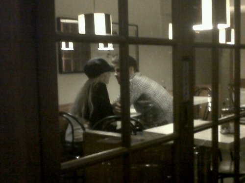  Шакира and Piqué in restaurant