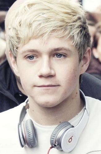  xxx something about the way niall looks all the time xxx