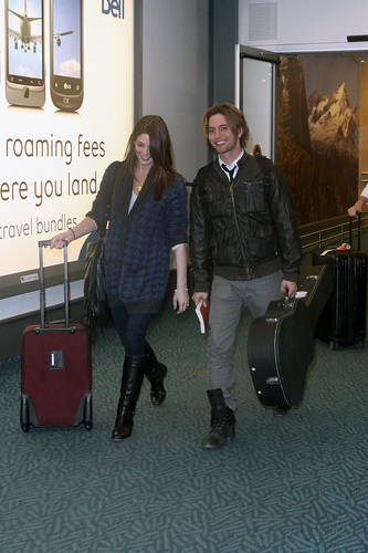  Ashley Greene And Jackson Rathbone Arriving In Vancouver