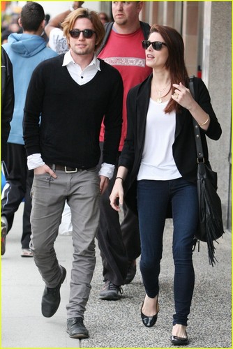  Ashley Greene and Jackson Rathbone in Vancouver(April 20)