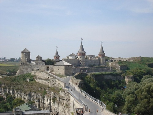  Kamyanets-Podilsky गढ़, महल