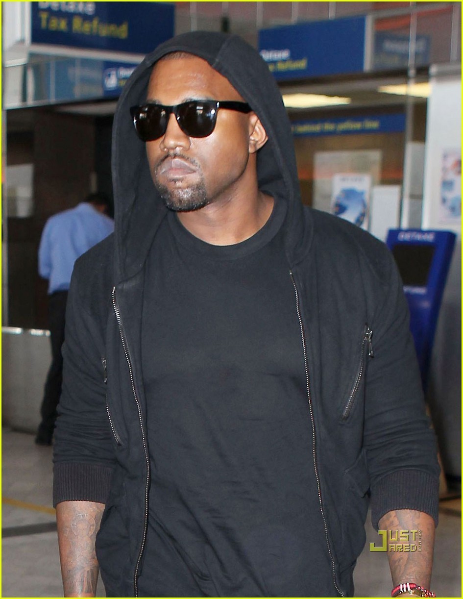 Kanye West Foundation Closes After 4 Years - actores más guapos foto ...