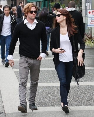  Mehr Fotos of Ashley and Jackson out and about in Vancouver