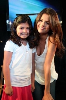  Selly hát her latest hit single "Who Says" at KIIS FM