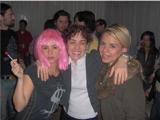 Shakira in a pink wig and Antonio