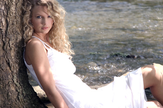  Taylor - Gorgeous Photoshoots