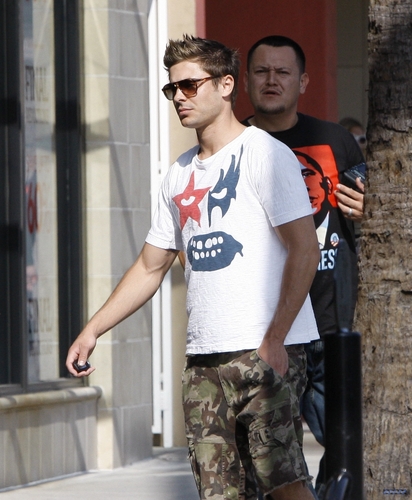  ZAC EFRON OUT & ABOUT IN STUDIO CITY (HQ)