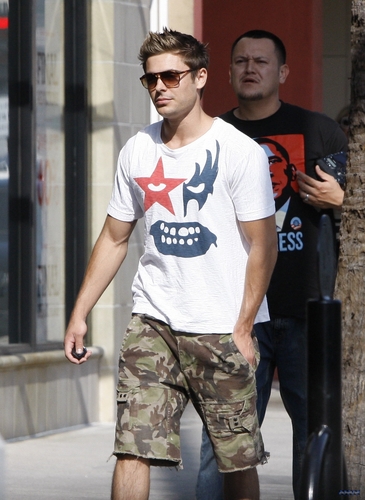  ZAC EFRON OUT & ABOUT IN STUDIO CITY (HQ)