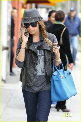  Ashley Tisdale: Birkin Bag in Beverly Hills!