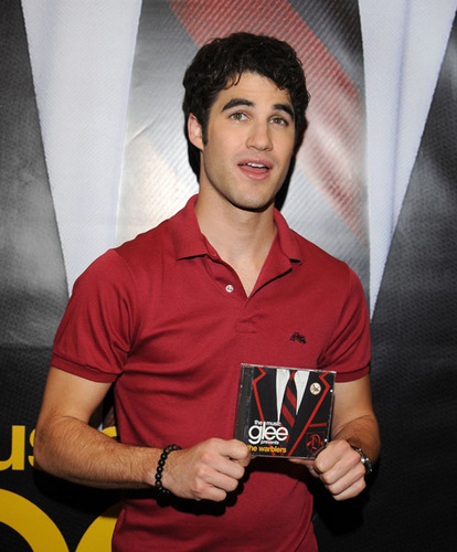 Behind the scenes of Glee's Fashions Night Out - Darren Criss Image ...