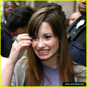  Demi Lovato Candid!