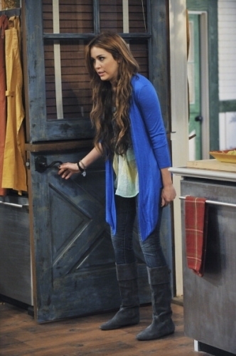  Hannah Montana Season 4 Promotional Photoshot From I'll Always Remember آپ