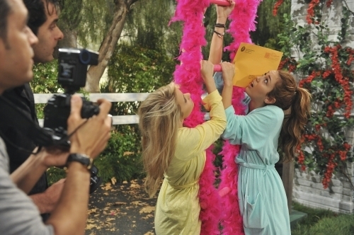 Hannah Montana Season 4 Promotional Photoshot From 吻乐队（Kiss） It All Goodbye
