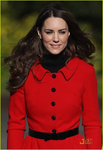  Kate Middleton and Prince William return to St Andrews