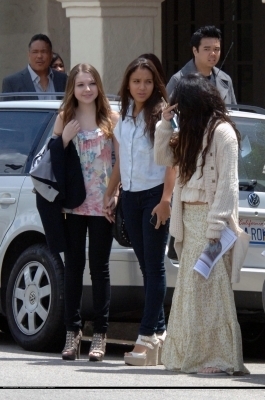  Vanessa & Family out in North Hollywood