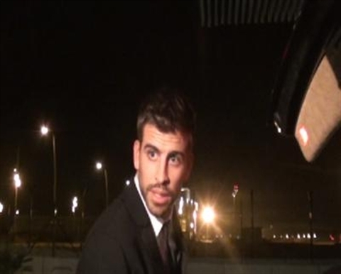  Piqué lied about relationship with Shakira with sexy smile!
