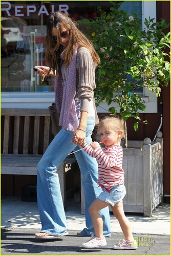 Alessandra Ambrosio: Brentwood Country Mart with Anja!