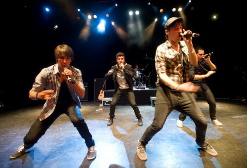  Big Time Rush performing at Shepherd’s 부시, 부시 대통령은 Empire in 런던
