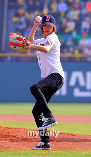  G.NA - Throwing the opening pitch for the Doosan Bears