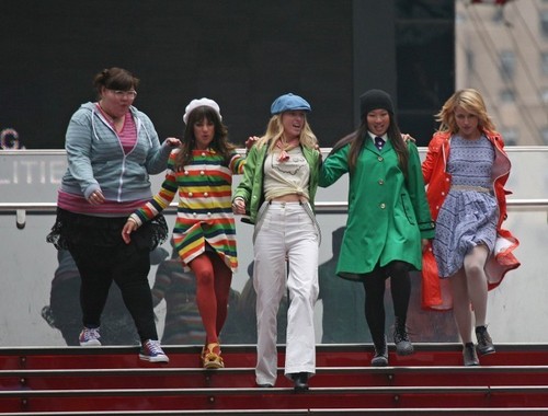  Glee Cast in NYC