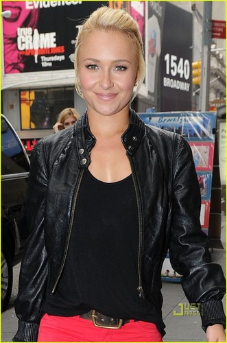  Hayden Panettiere: Bright Red Pants in Times Square!