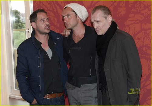  Jude Law: '360' 사진 Call in Vienna!