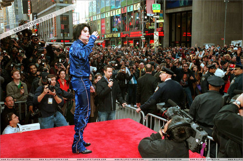 Just MJJ :D :) the king of pop 