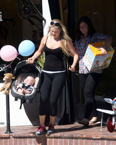  Leaving a Baby Boutique in Hollywood - April 4, 2011