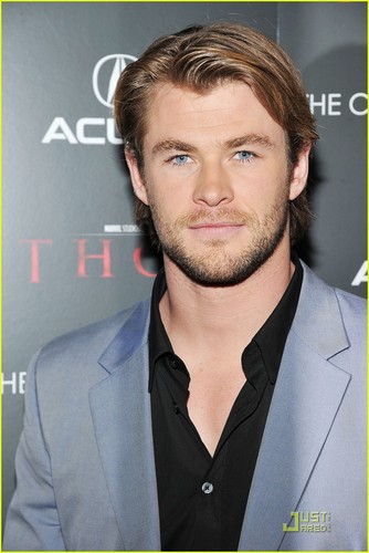  Chris Hemsworth: 'Thor' Screening in New York City!