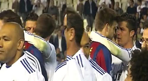 Gerard Piqué kisses Cristiano Ronaldo !!