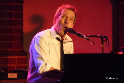  Hugh Laurie-Concert in Hamburg, Germany on the 27th of April 2011