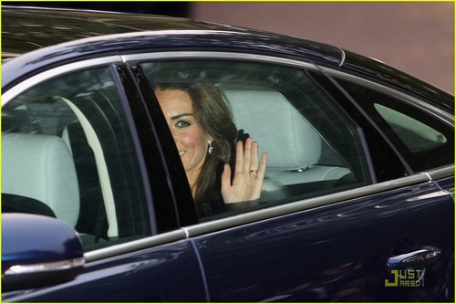  Kate Middleton: секунда Wedding Dress!